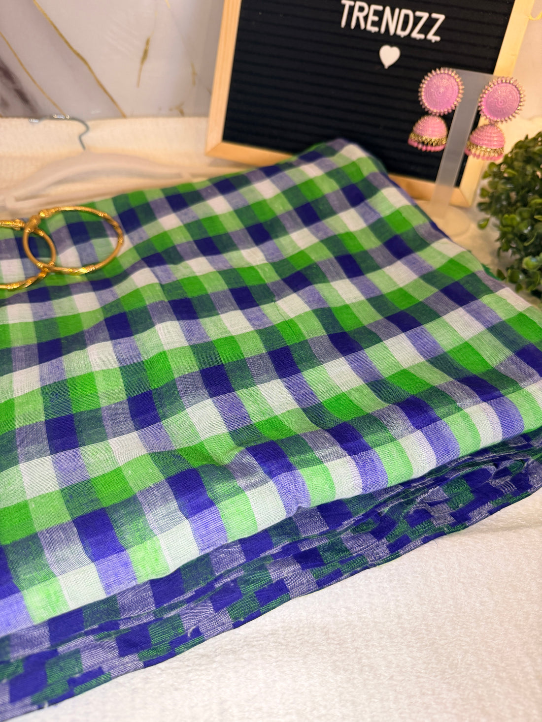 Dual hue breeze saree